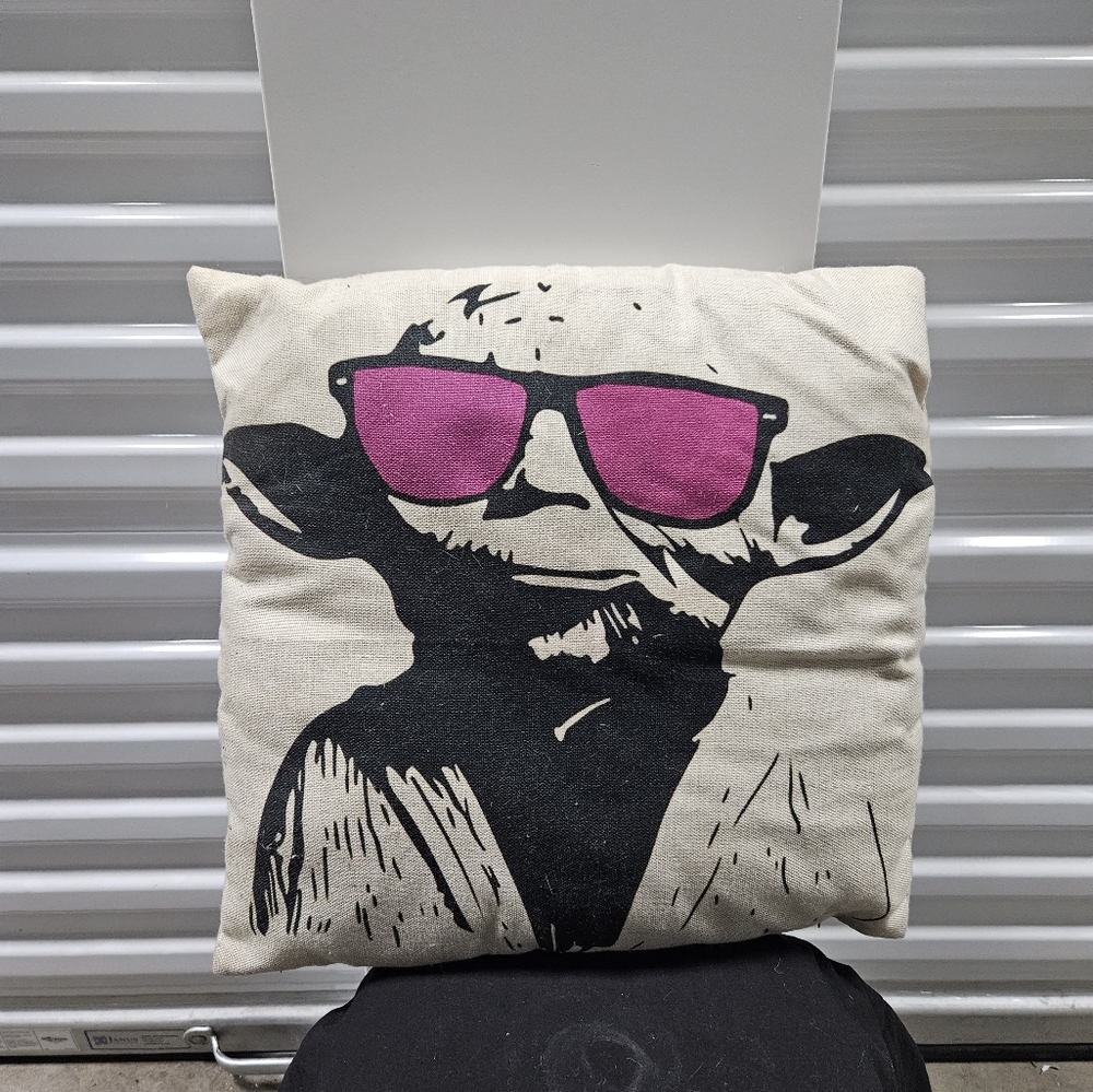 Star Wars Yoda Throw Pillow
